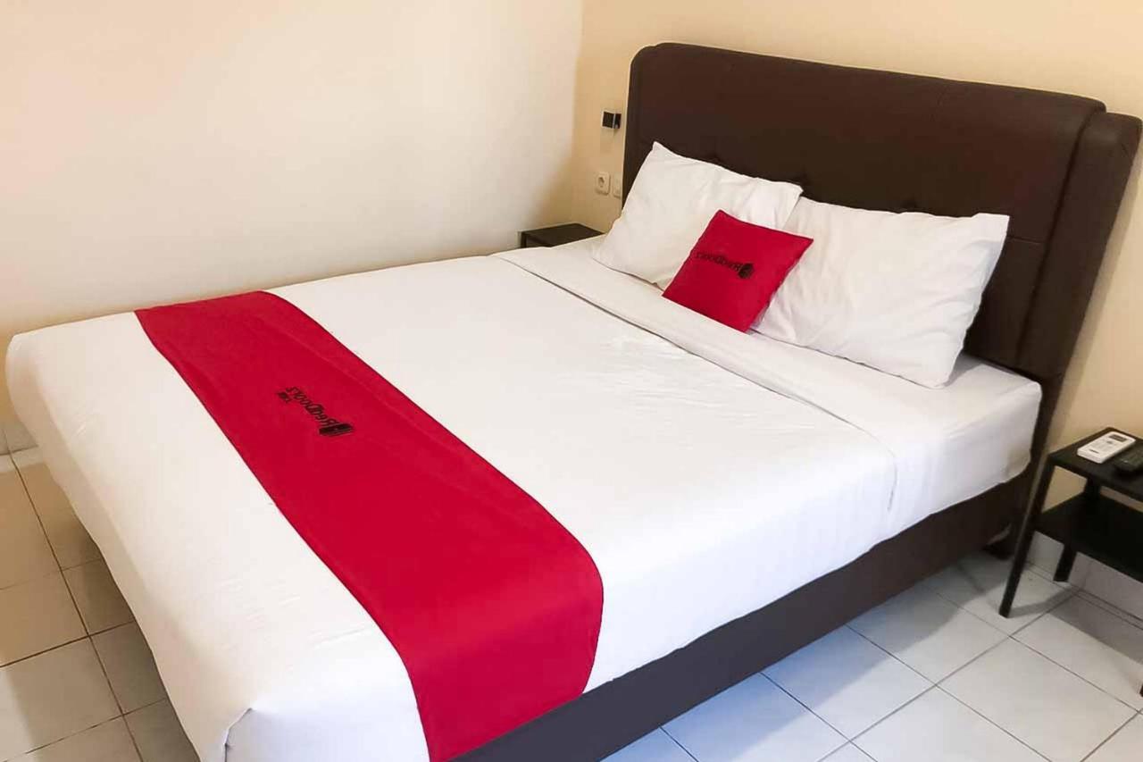 Reddoorz @ Pavilion Residence Cikarang Cibeber Экстерьер фото